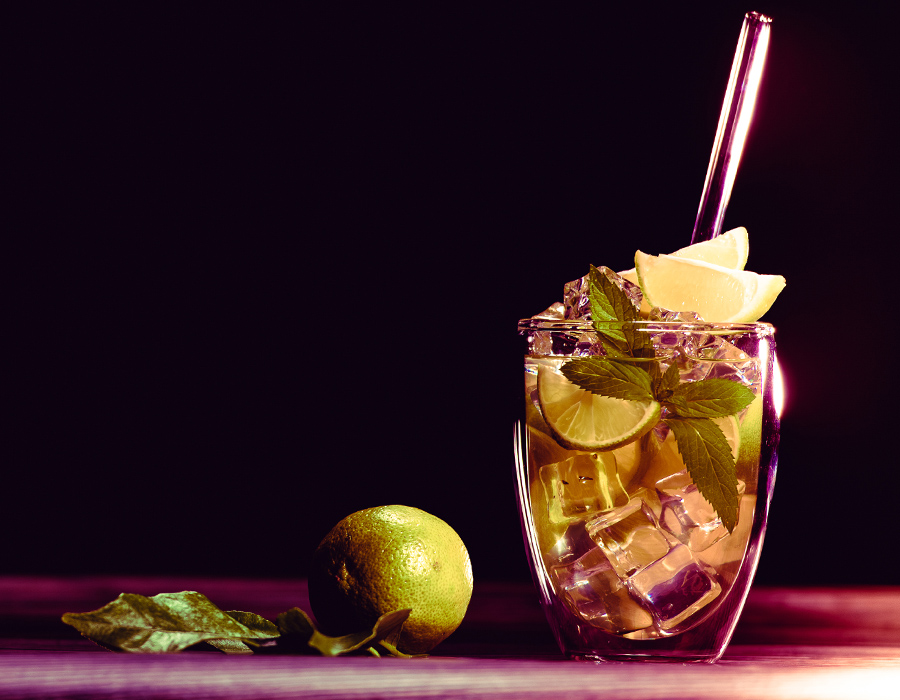 Lala Bukovski - Cocktail Rosa Edel mit Tequila Und Bergamotte